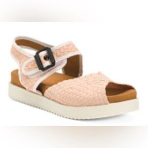 Bernie mev. tan woven black buckle white sole platform sandals Size 37 (6.5 - 7)